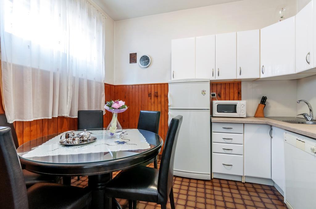 Apartment Zara Bagian luar foto