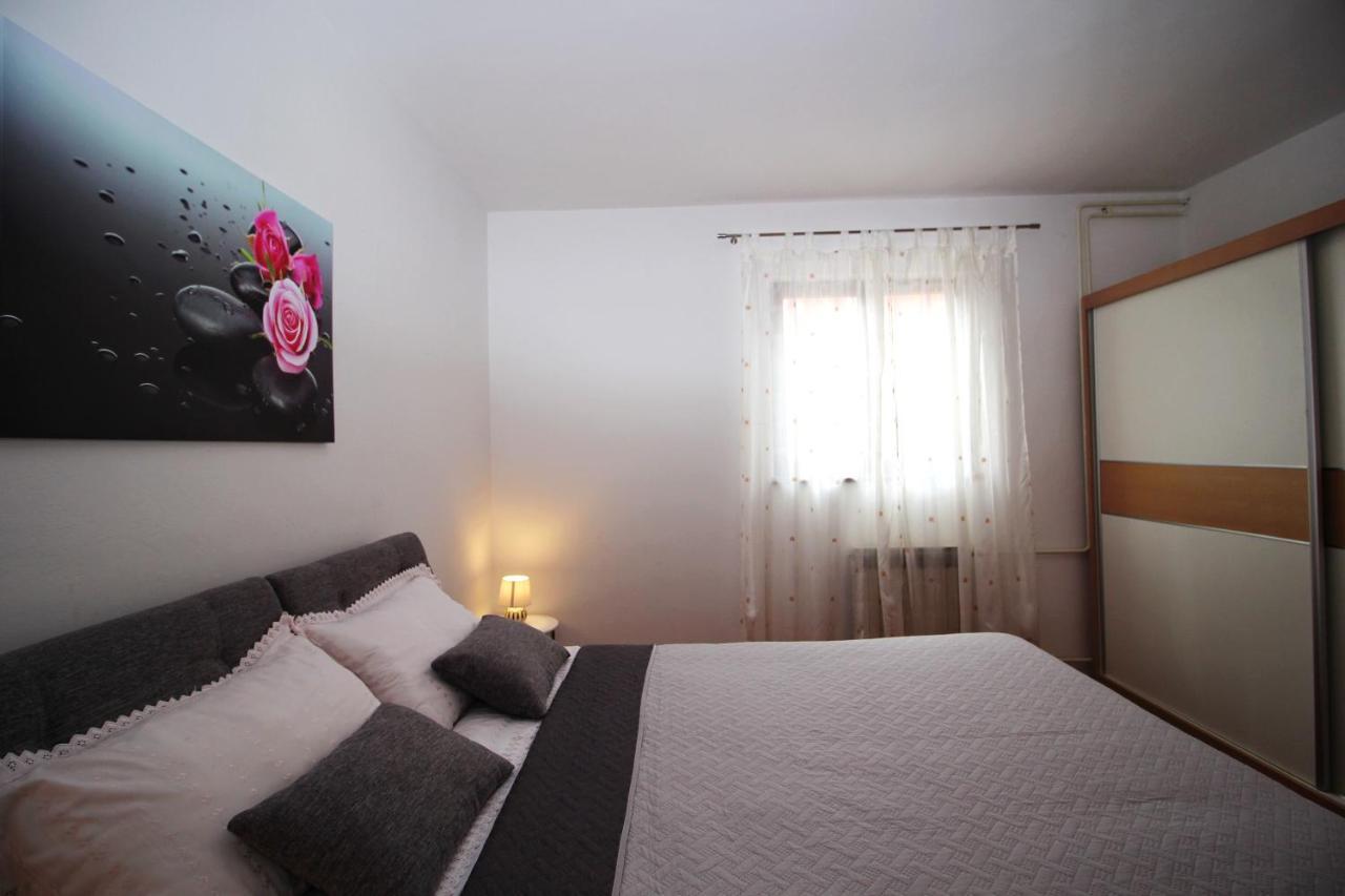 Apartment Zara Bagian luar foto