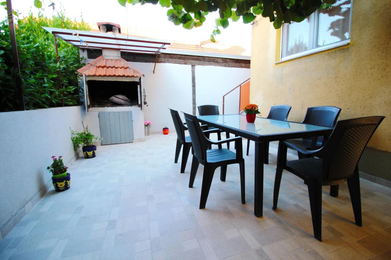 Apartment Zara Bagian luar foto