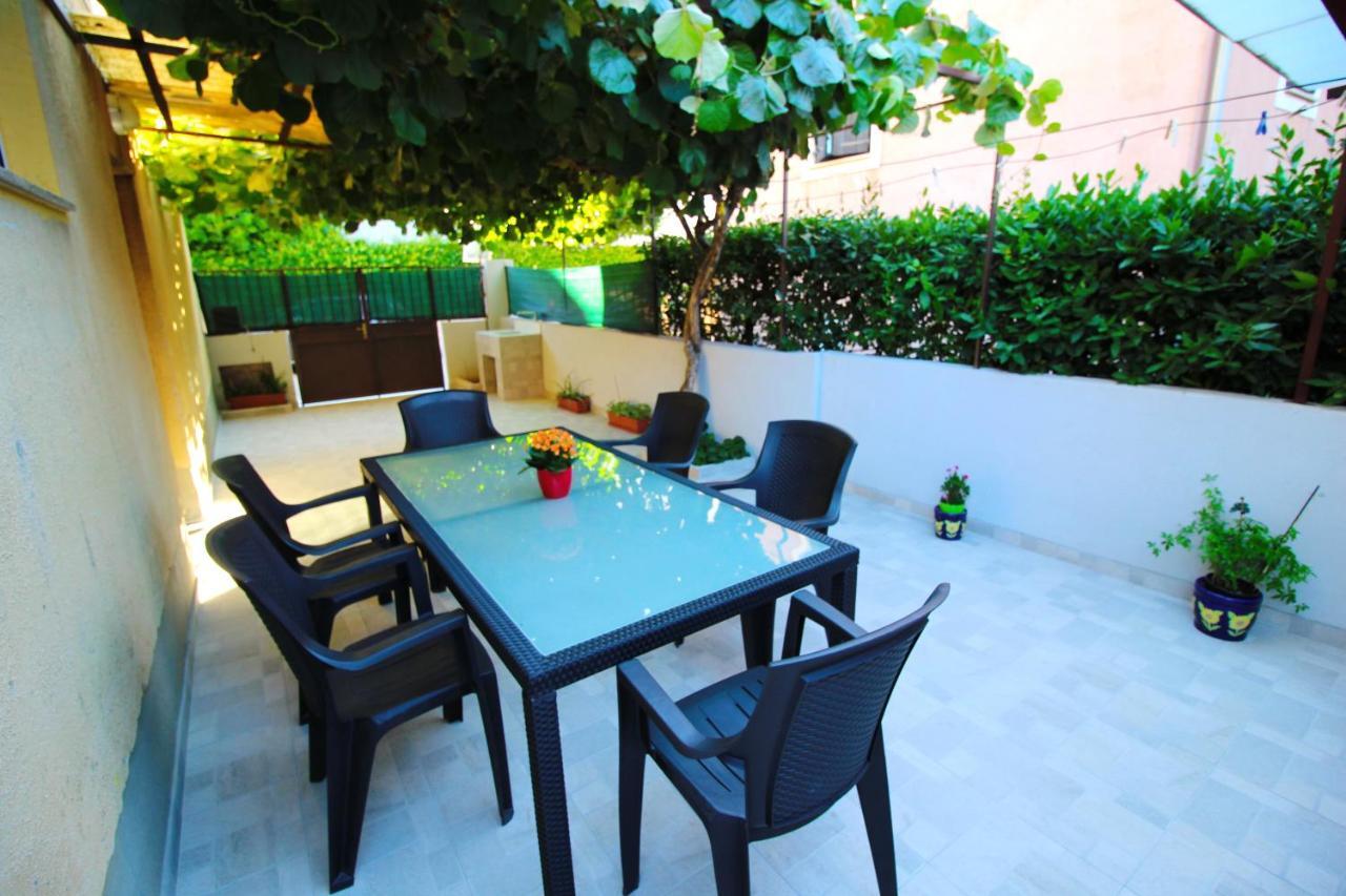 Apartment Zara Bagian luar foto